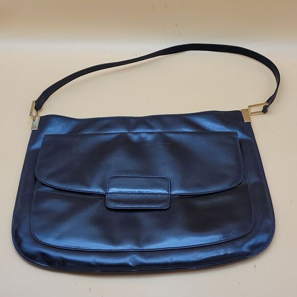 Authentic Gucci Shoulder Bag  - Picture 4 of 13